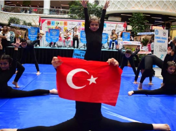 Mutlu Çocuklar, Güçlü Türkiye